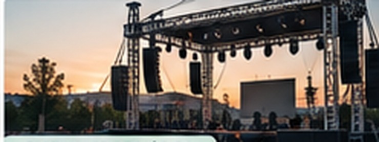 Escenario exterior de festival sin personas